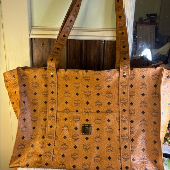MCM Large Cognac Visetos Tote Shoulder Travel Carry on Tote EUC - Picture 3 of 17